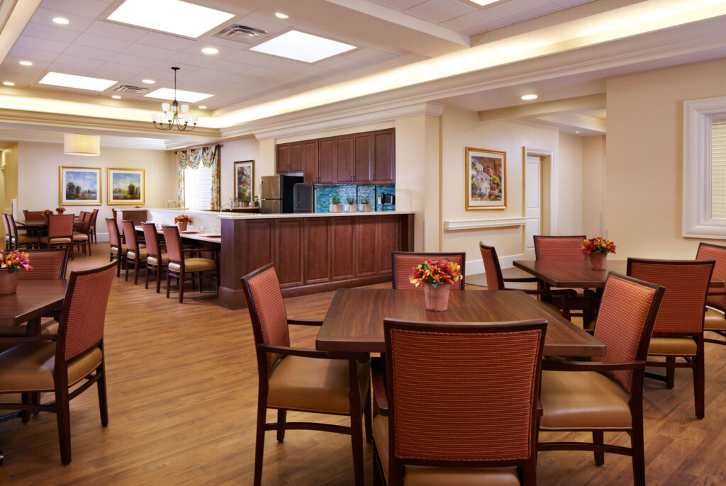 The Ashton at Villages Crossing Interior Dining 02