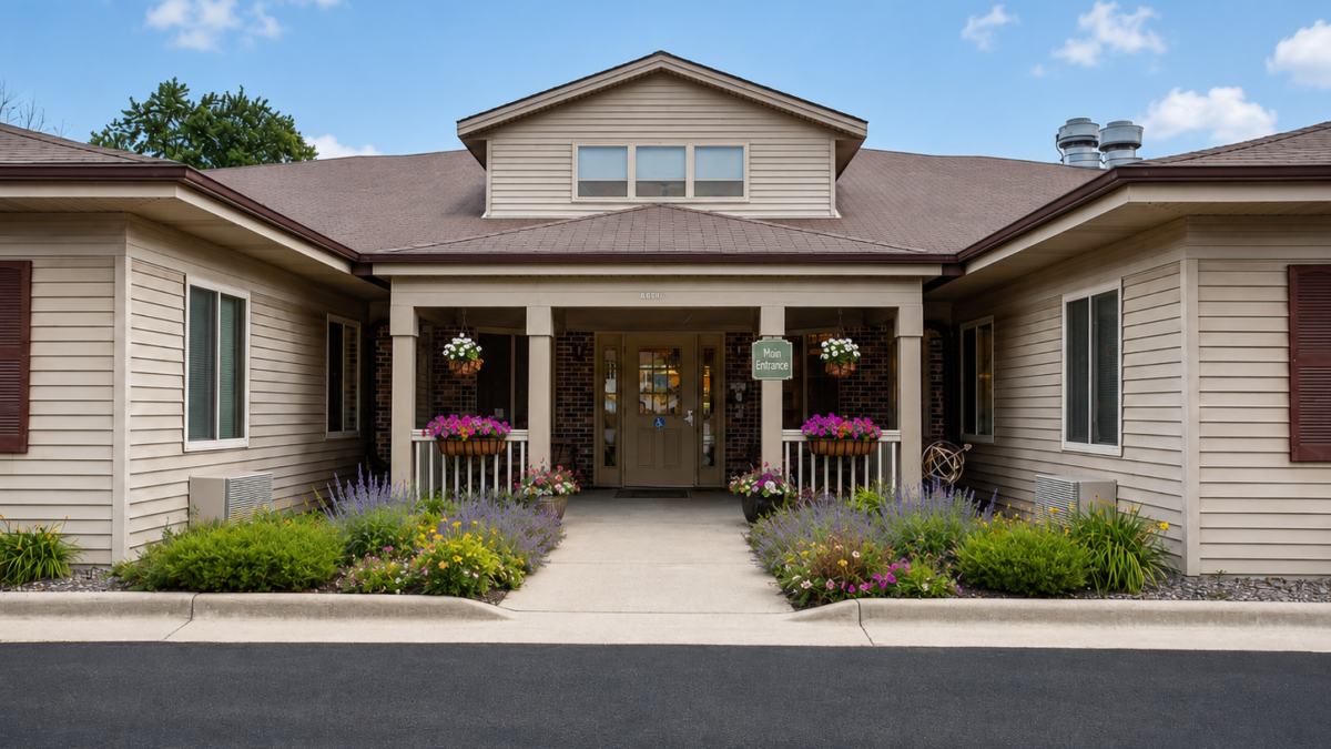 The Waterford at West Bend Exterior Front 01 2