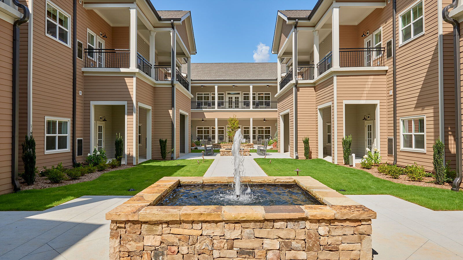 Waterstone of Grayson Exterior Courtyard 06
