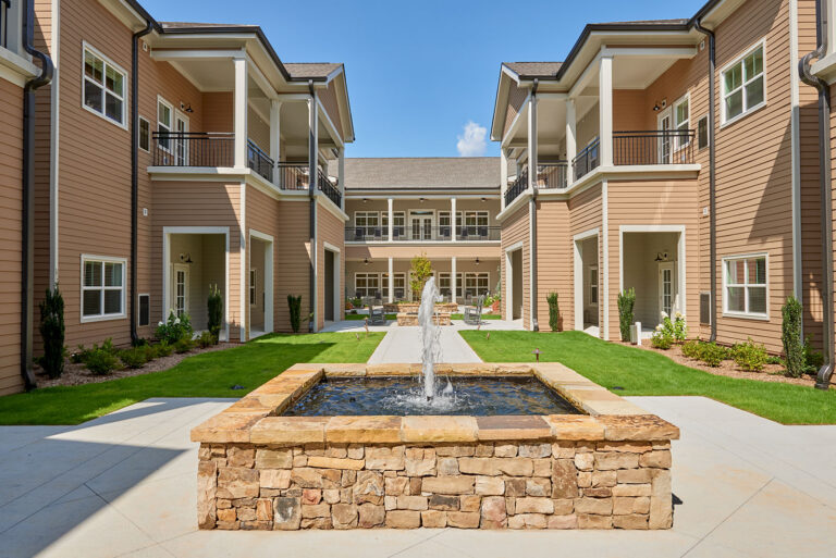 Waterstone of Grayson Exterior Courtyard 06