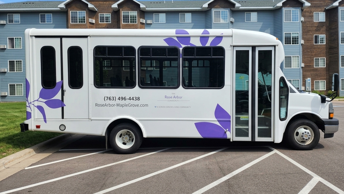C1350 Exterior Bus 01